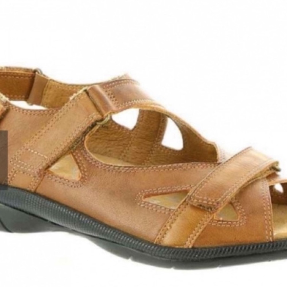 Bare foot Freedom by Drew. Strappy sandals 9.5N